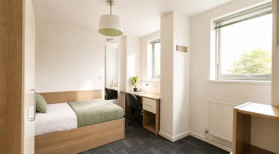 Silver Ensuite at AXO Islington: Room overview