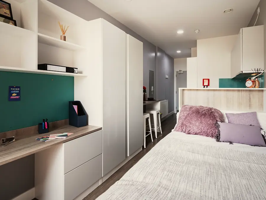 Premium Studio at AXO Kingston: Full-length view
