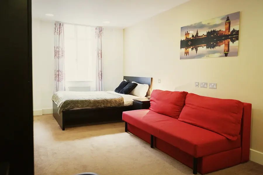 Platinum Plus Studio at AXO Oxford Circus: Bed and sofa