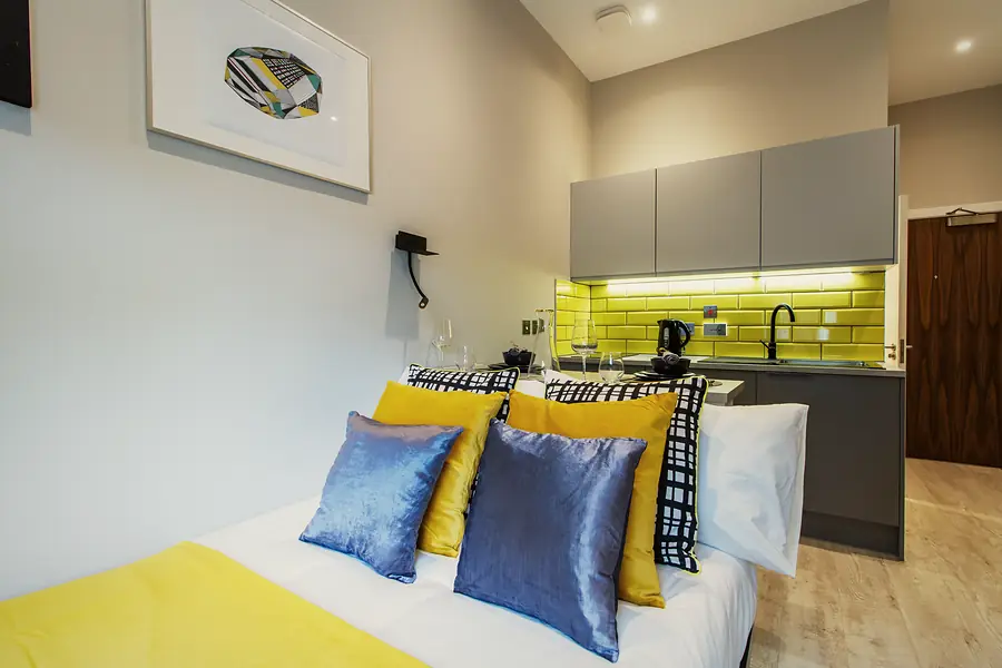 Silver Studio at AXO Seven Sisters: Bed and breakfast bar